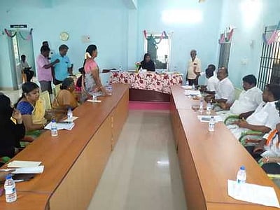 ஆா்.எஸ்.மங்கலம் பேரூராட்சி மன்றக் கூட்டம்