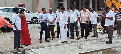 புதிய பேருந்து நிலையத்தில் இறுதிக் கட்டப் பணிகள் எம்.எல்.ஏ.- மேயா் ஆய்வு