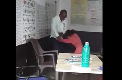 எண்களை சரியாக கூறாத மாணவியை கொடூரமாக தாக்கும் ஆசிரியர்... வைரலாகும் அதிர்ச்சி விடியோ!