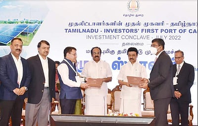 75 ஆயிரம் வேலை; 60 திட்டங்களுக்கு புரிந்துணர்வு ஒப்பந்தம்: ஸ்டாலின் முன்னிலையில் கையெழுத்து