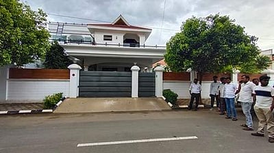 கோவை: வடவள்ளி சந்திரசேகர் இல்லத்தில் வருமான வரித்துறையினர் சோதனை 