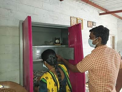 நங்கவள்ளி அருகே கத்திமுனையில் தங்க நகை கொள்ளை!