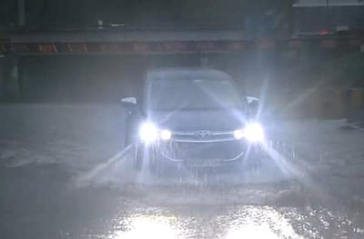 மும்பையில் அந்தேரி சுரங்கப்பாதை தண்ணீரில் மூழ்கியது: அடுத்த 4 நாள்களுக்கு கனமழை எச்சரிக்கை