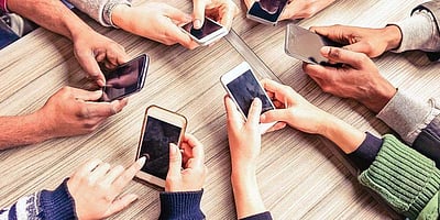 உள்நாட்டில் உற்பத்தி அதிகரிப்பால் கைப்பேசி இறக்குமதி சரிவு