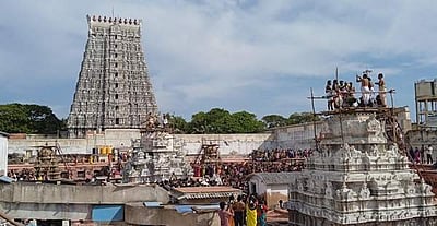 திருச்செந்தூர் அருள்மிகு சுப்பிரமணிய சுவாமி கோயிலில் விஸ்வரூப தரிசனம்!