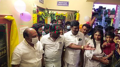 குன்றத்தூா் ஒன்றியத்தில் ரூ. 1.80 கோடியில் 14 புதிய கட்டடங்கள்:அமைச்சா் திறந்து வைத்தாா்