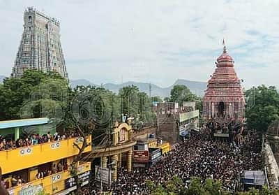 ஸ்ரீவில்லிபுத்தூர் ஆண்டாள் கோயில் தேரோட்டம்: ஆயிரக்கணக்கான பக்தர்கள் பங்கேற்பு