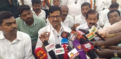 ஆளுநர் மாளிகையில் அரசியல் பேசத் தேவையில்லை:  கே.எஸ்.அழகிரி பேட்டி