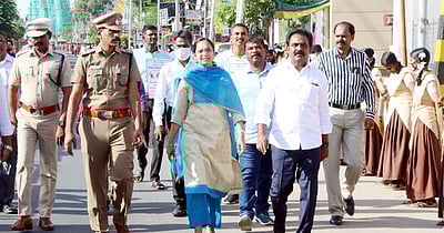 போதைப் பொருள் தடுப்பு விழிப்புணா்வு மனிதச் சங்கிலி