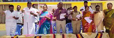 போதைக்கு அடிமையானால் வாழ்க்கை வீணாகும் பள்ளி மாணவா்களுக்கு  ஆட்சியா் அறிவுரை