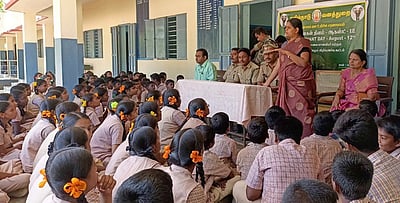 பாலசமுத்திரம் பள்ளியில் உலக யானைகள் தினவிழா