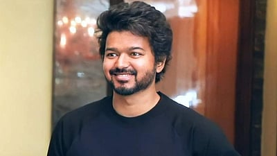 ரஜினியைத் தொடர்ந்து விஜய் வீட்டிலும் பறக்கும் தேசியக் கொடி!