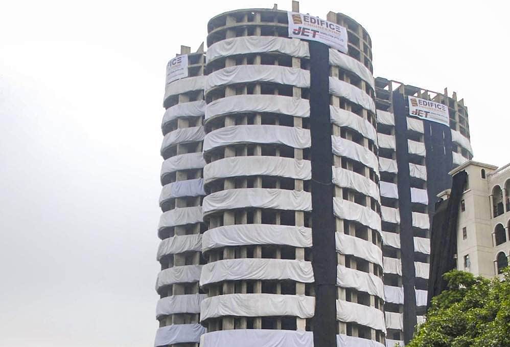 நொறுங்கத் தயாராக நொய்டா இரட்டைக் கோபுரங்கள்: என்ன நடக்கிறது?