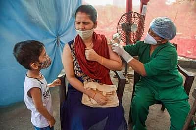 நாட்டில் புதிதாக 10,725 பேருக்கு கரோனா; மேலும் 13,084 மீண்டனர்