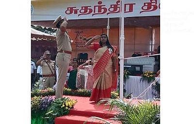 நாமக்கல்லில் சுதந்திர நாள் கொண்டாட்டம்: ஆட்சியர் ஸ்ரேயா பி.சிங் தேசியக் கொடி ஏற்றினார்