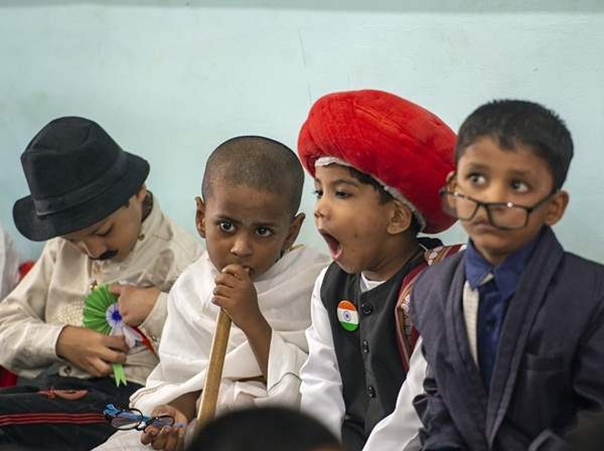 சுதந்திர நாள்: ஏற்றத்தாழ்வு கொண்டாட்டம்!