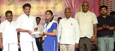 தனித்திறன்கள் மேம்பட வேண்டும்: மாணவா்களுக்கு  அமைச்சா் அன்பில் மகேஷ் வேண்டுகோள்