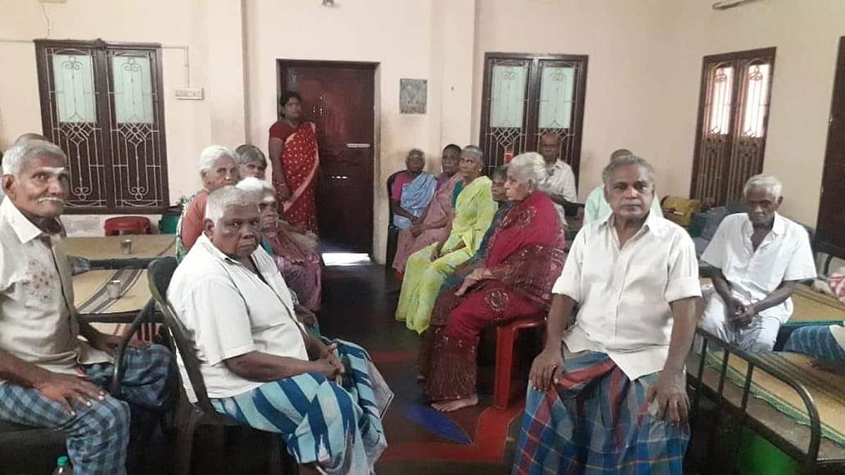 முதுமை எல்லாா்க்கும் பொதுமை