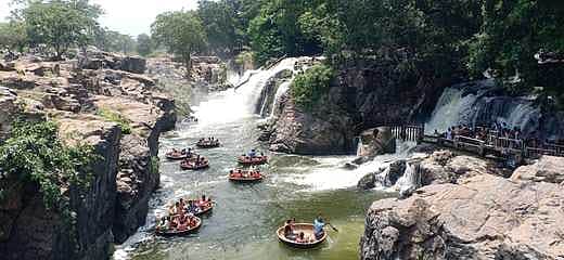 Water inflow to Hogenakkal drops to 6,000 cubic feet per second