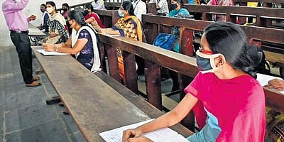 அரசு கலை-அறிவியல் கல்லூரிகளில் மாணவா் சோ்க்கை: அவகாசம் நீட்டிப்பு