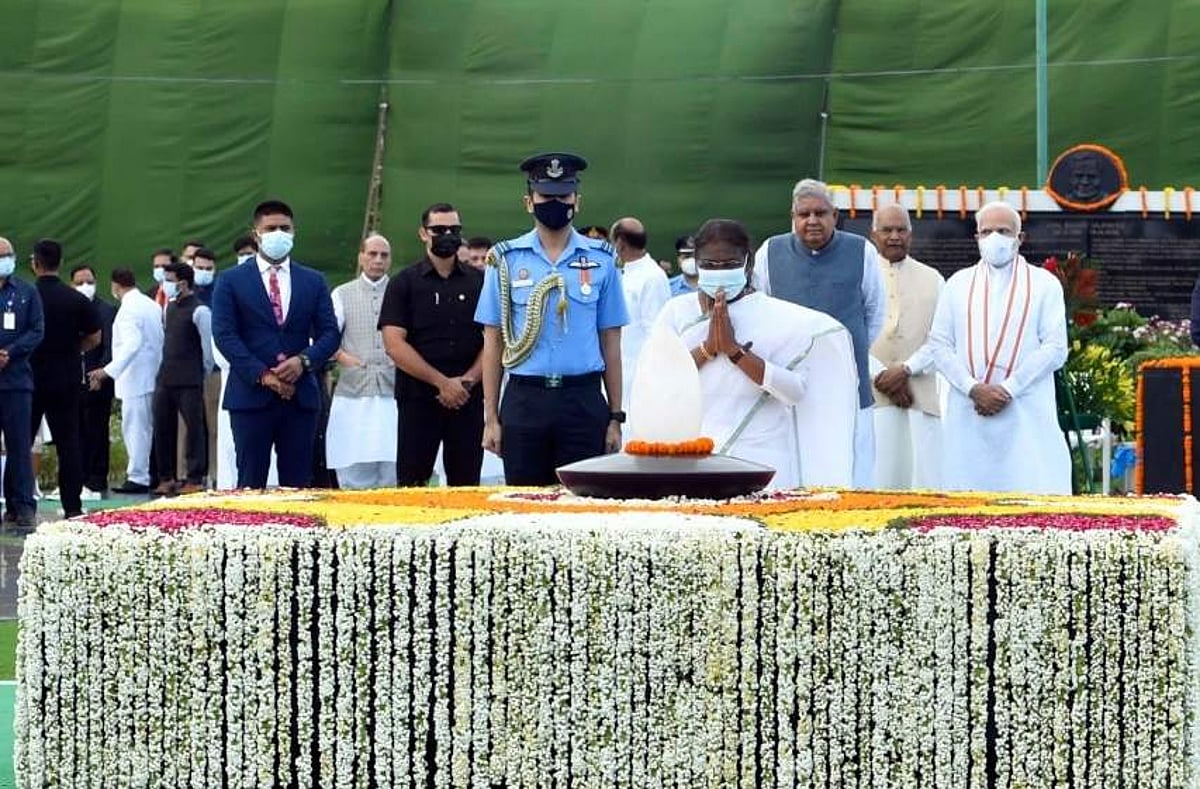 21-ஆம் நூற்றாண்டின் சவால்களுக்கு நாட்டைத் தயார்படுத்தியவர் வாஜ்பாய்: பிரதமர் மோடி புகழாரம்