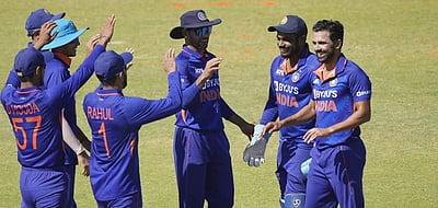 தீபக் சஹார், பிரசித், அக்‌ஷர் அபார பந்துவீச்சு: 189 ரன்களுக்கு ஆட்டமிழந்த ஜிம்பாப்வே