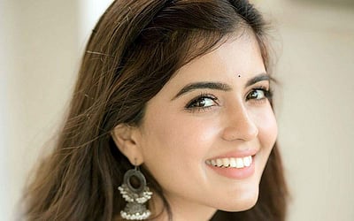 அழகு தேவதை 'அம்ரிதா ஐயர்' - புகைப்படங்கள்