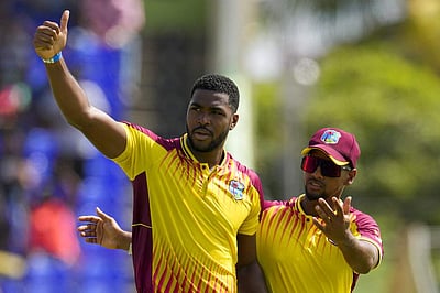 டி20: இந்தியாவுக்கு எதிராக சாதனை படைத்த மே.இ. தீவுகள் பந்துவீச்சாளர்