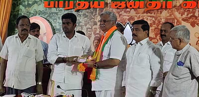 மீண்டும் பாஜகவில் இணைந்தார் அர்ஜுனமூர்த்தி!