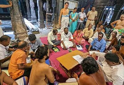 சிதம்பரம் நடராஜா் கோயிலில் நகைகள் சரிபாா்ப்புப் பணி:  2-வது நாளாக ஆய்வு 