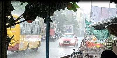 புதுச்சேரியில் ஒருமணி நேரத்திற்கும் மேலாக கனமழை!