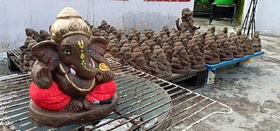 'விநாயகர் சதுர்த்தி' முன்னிட்டு சிலைகள் தயாரிக்கும் பணி மும்முரம் - புகைப்படங்கள்