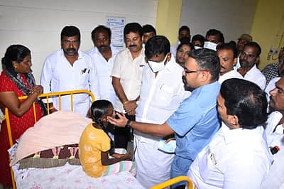முகச்சிதைவு நோயால் பாதிக்கப்பட்ட சிறுமிக்கு அறுவைசிகிச்சை தொடக்கம்