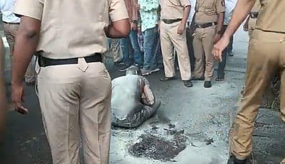 மகாராஷ்டிர பேரவைக்கு வெளியே தீக்குளித்த விவசாயி!