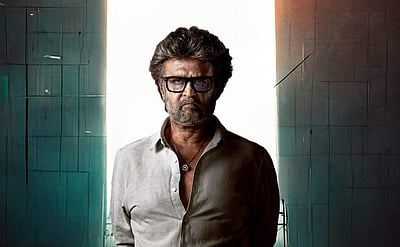 ரஜினியை குடும்பத்துடன் சந்தித்த பிரபல நகைச்சுவை நடிகர்(படங்கள்)