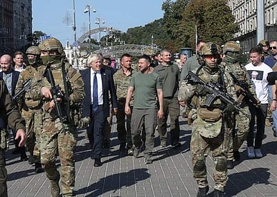 உக்ரைன் சாலைகளில் போரிஸ் ஜான்சன்-ஸெலென்ஸ்கி