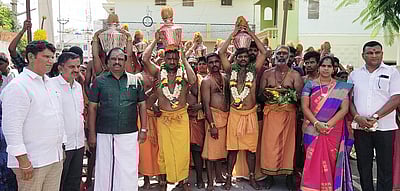 ஸ்ரீதேவி மாசுபடா அம்மன் கோயிலில் பால்குட ஊா்வலம்