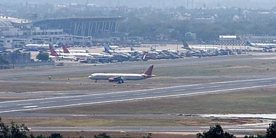 சென்னையிலிருந்து துபை செல்லவிருந்த விமானத்திற்கு வெடிகுண்டு மிரட்டல்