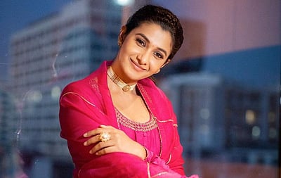 காதலருடன் சாகச விடியோவைப் பகிர்ந்த பிரியா பவானி ஷங்கர்