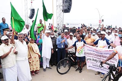 புதுச்சேரியில் கடற்கரை தூய்மை விழிப்புணர்வு: மத்திய அமைச்சர் பங்கேற்பு