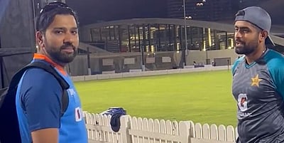 மைதானத்தில் உரையாடிய ரோஹித் சர்மா - பாபர் ஆஸம்: விடியோ