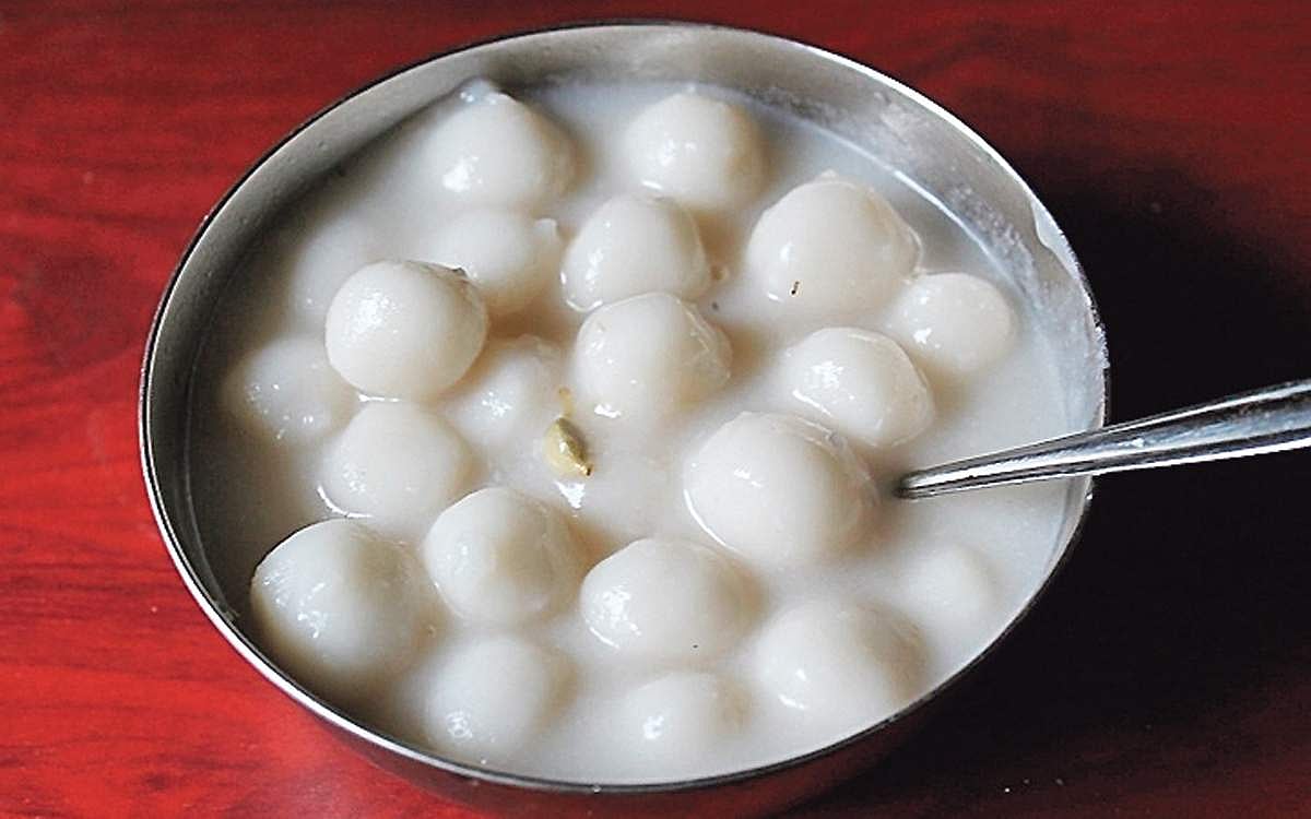 தேங்காய்ப் பால் கொழுக்கட்டை