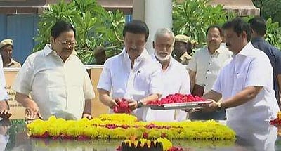 திமுக தலைவராக 4 ஆண்டுகள்! கருணாநிதி நினைவிடத்தில் மு.க.ஸ்டாலின் மரியாதை