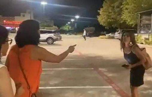 இனவெறித் தாக்குதல்கள்! அமெரிக்க இனவெறி தாக்குதல் சம்பவம் குறித்த தலையங்கம்