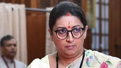 காங்கிரஸிடம் இருந்து விடுதலை பெற்றுவிட்டாா்: மத்திய அமைச்சா் ஸ்மிருதி இரானி