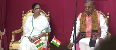 மேற்கு வங்கத்தில் புதிய அமைச்சரவை பதவியேற்பு