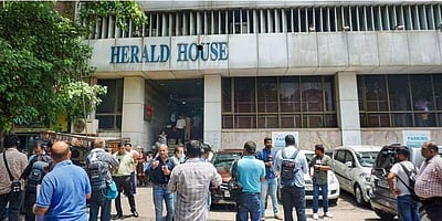 நேஷனல் ஹெரால்டு வழக்கு: யங் இந்தியா அலுவலகத்துக்கு சீல்