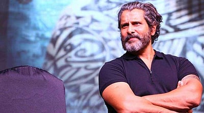 தொடர்ந்து பொன்னியின் செல்வன் நிகழ்வுகளைப் புறக்கணிக்கும் விக்ரம் - காரணம் இதுவா ?