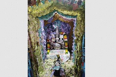 காஞ்சிபுரம் ஏலேலசிங்க விநாயகர் கோயிலில் ரூ.15 லட்சம் நோட்டுகளால் அலங்காரம்