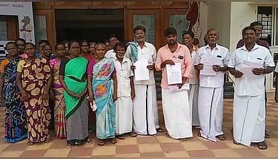 ஆனையூா் தொடக்க வேளாண்மை கூட்டுறவு கடன் சங்கத்தில் முறைகேடு: செயலா் மீது மாவட்ட ஆட்சியரிடம் புகாா்